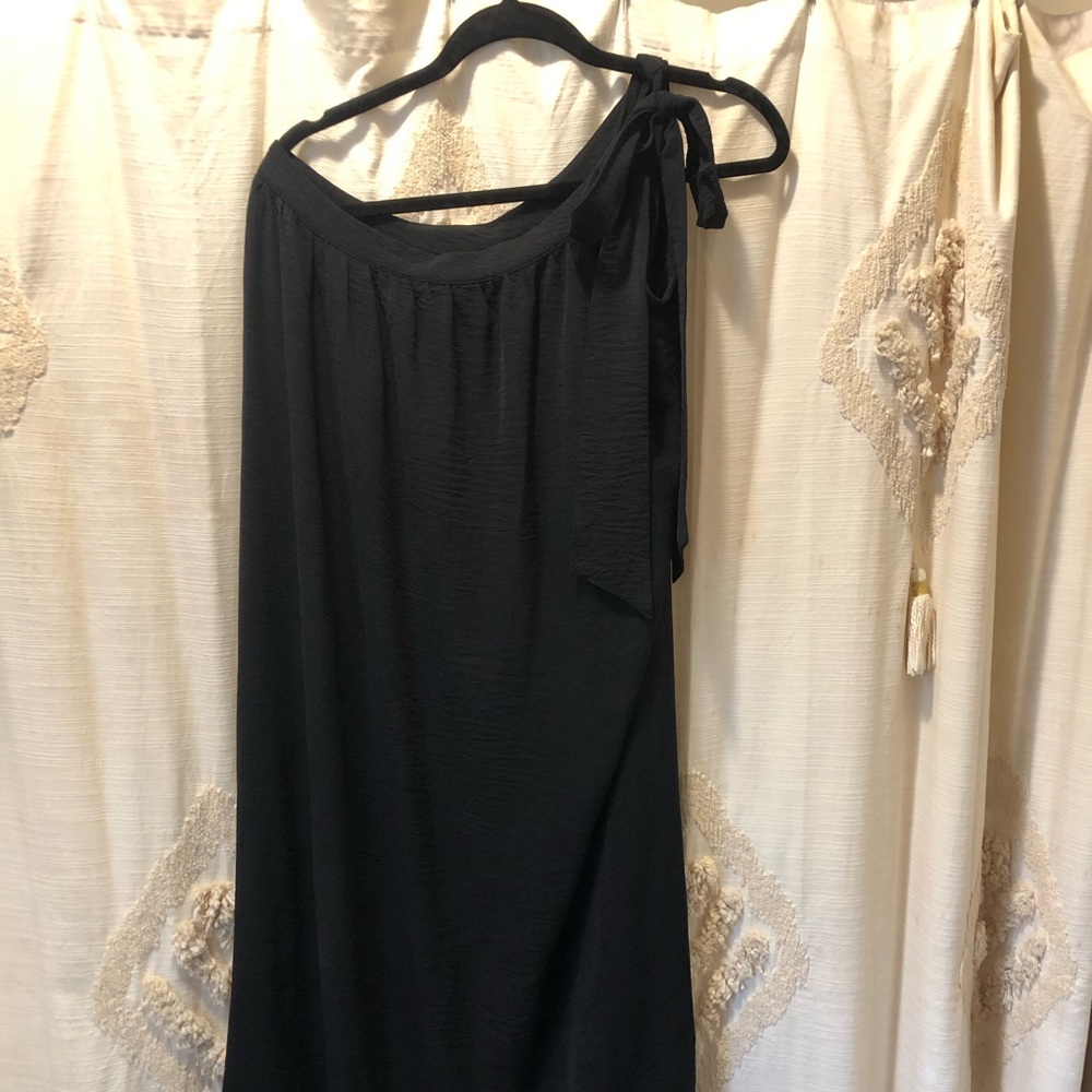 SHEIN - Black off shoulder Maxi Dress- M